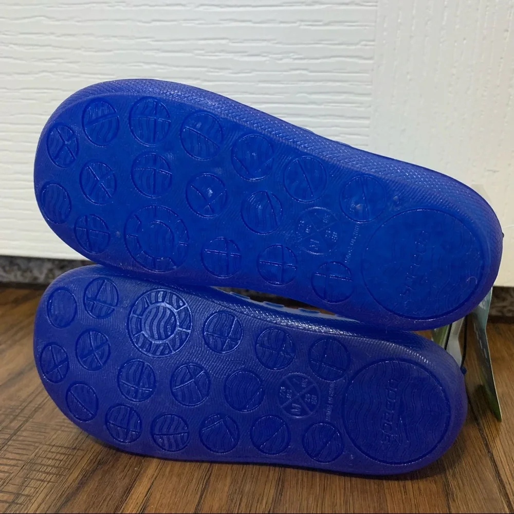 Speedo NWT Kids Boys Jelly Shoes M(7/8)